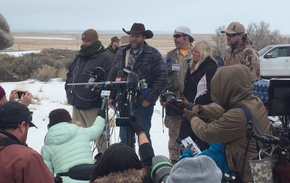 Ammon Bundy speaks to reporters during 2016 standoff at Malheur National Wildlife Refuge