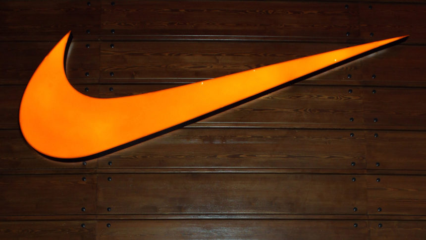 Nike20logo20on20wall.jpg.jpg_38538232_ver1.0