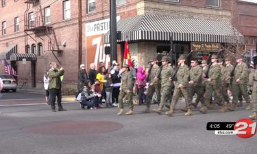 Redmond turns out to honor veterans